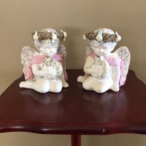 Set of Two Vintage Terracotta Angels Cherub Sitting Statue Figurine with Wreath